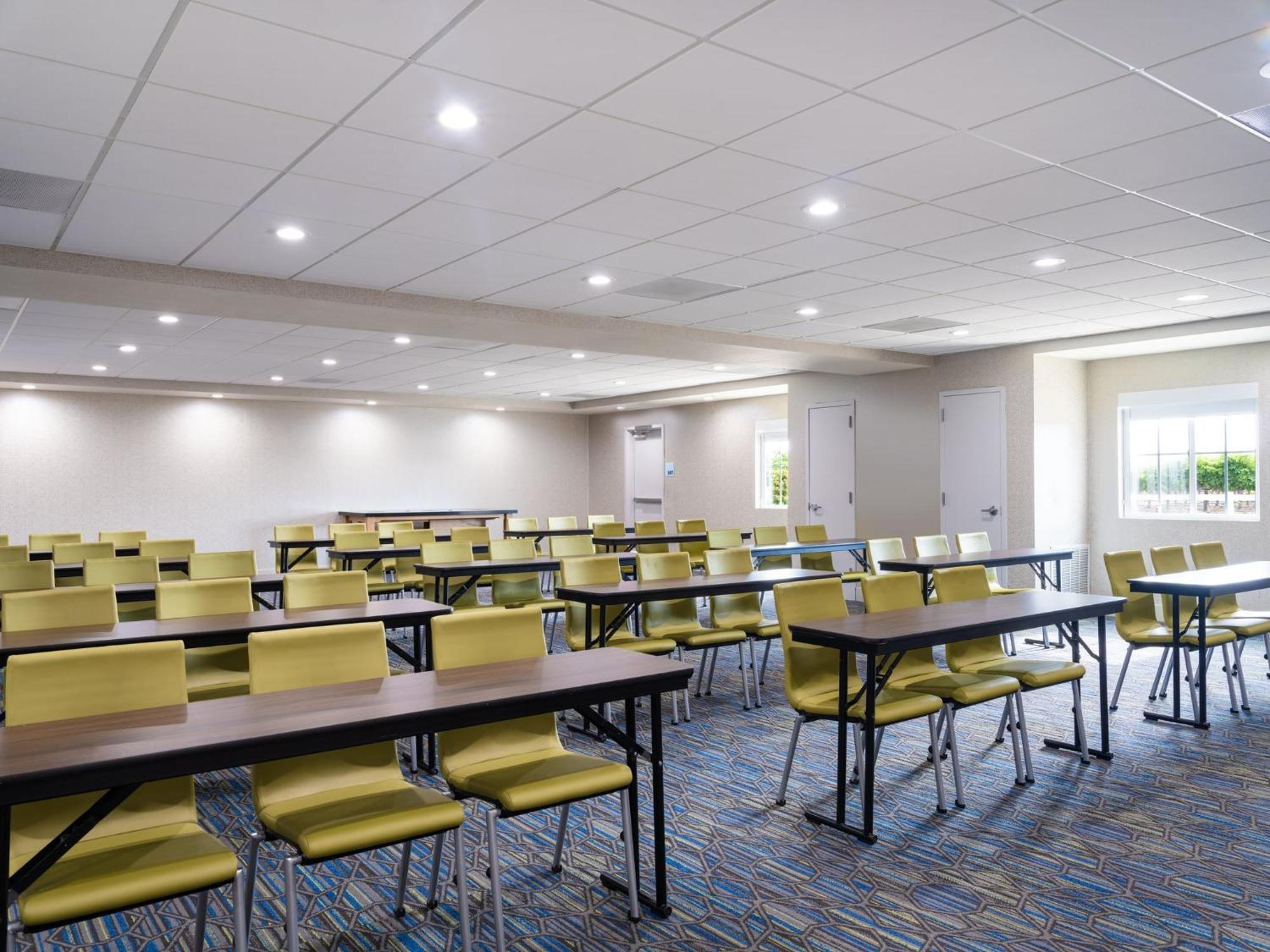 Holiday Inn Express Lodi By Ihg Exterior photo